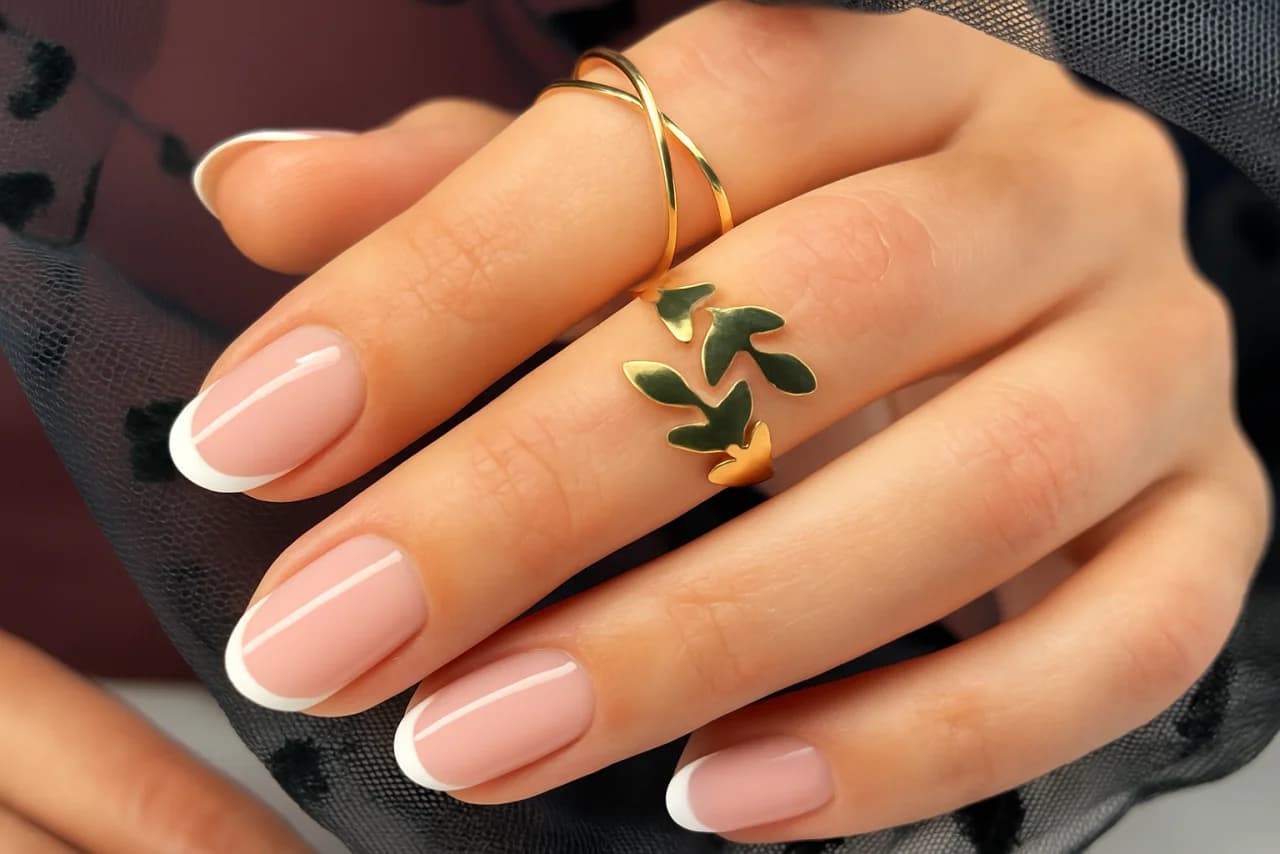 The Nail Lounge | Edina Jakupovic Halle