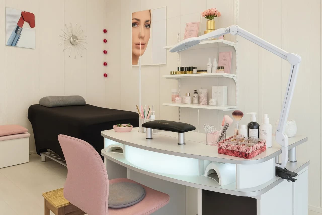 Lash & Nail Room / Frankfurt am Main