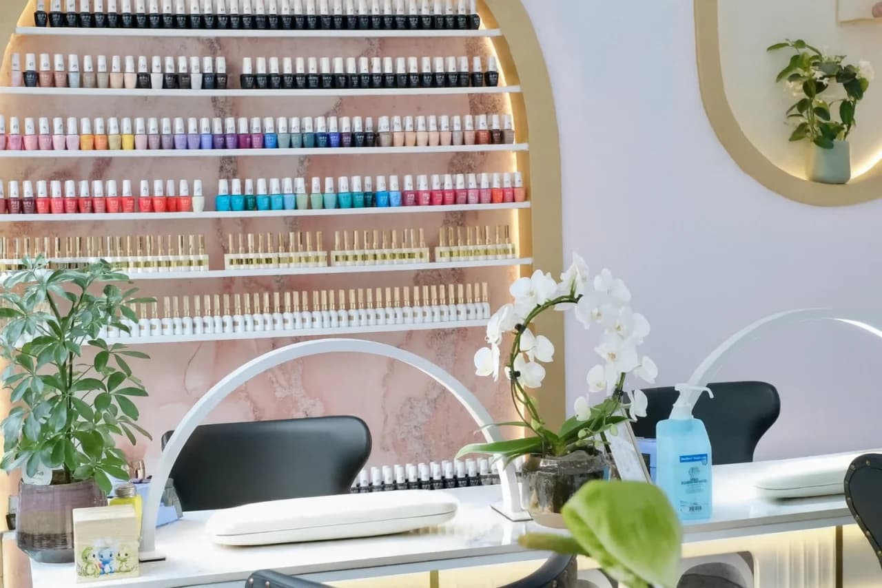 ManiQ – Nails Artistry Frankfurt