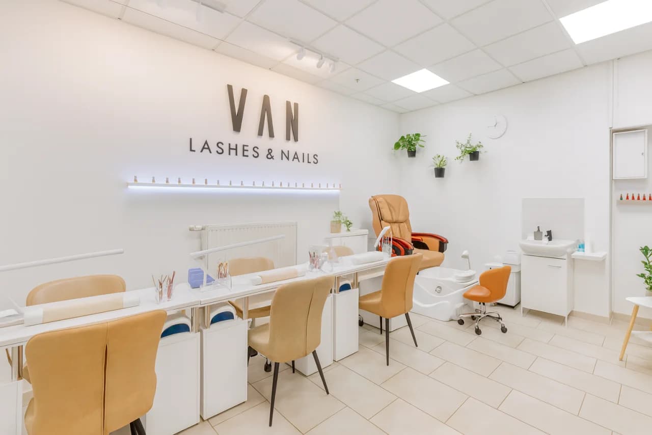 Van Lashes and Nails Frankfurt