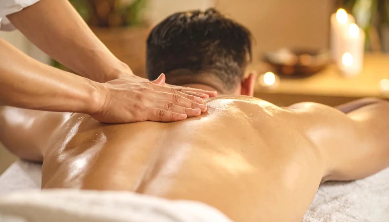 Lomi Lomi Nui (Hawaiianische Massage)